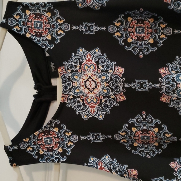 Black dress with multicolor mandala design. - Picture 2 of 2